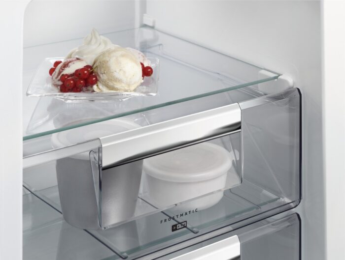 Congelador AEG integrable No Frost clase F blanco ABE818F6NS - Imagen 3